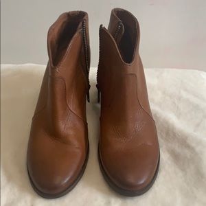 Frye Anckle boots used in size 7
